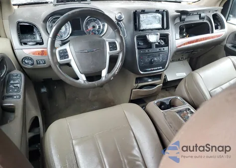 2016 Chrysler Town & Country Touring z USA, uszkodzony, nr VIN 2C4RC1BGXGR245385